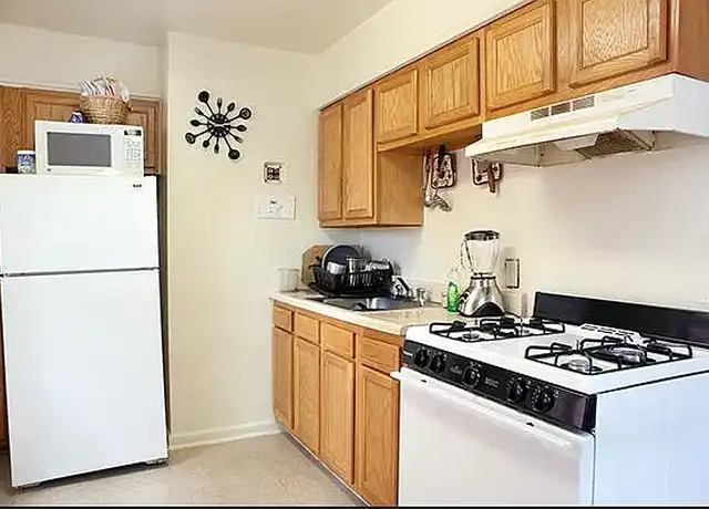 Property at 5900 Knollbrook Dr, Hyattsville, MD, 20783, 1 bed, 1 bath, [object Object]
