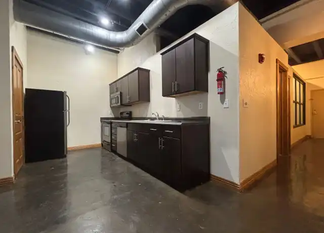 Property at 213 W Olive St Unit 210, Springfield, MO, 65806, 1 bed, 1 bath, [object Object]