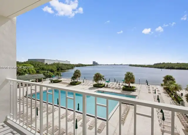 Property at 300 Bayview Dr #302, Sunny Isles Beach, FL, 33160, 1 bed, 1.5 baths, [object Object]