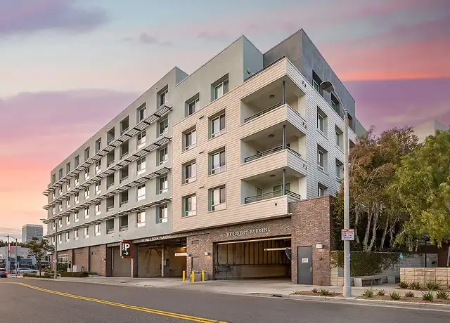 Property at Wilshire La Brea - 5200 Wilshire Blvd, Los Angeles, CA, 90036, 0-2 beds, 1-2.5 bath, [object Object]
