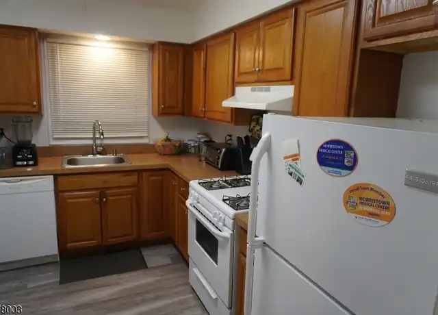 Property at 53 Union St Unit 2, Montclair, NJ, 07042, 2 beds, 1 bath, [object Object]
