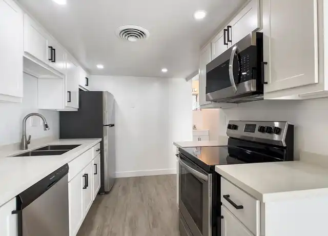 Property at Fringe on 15th - 4711 N 15th St, Phoenix, AZ, 85014, 1-2 bed, 1-2 bath, [object Object]