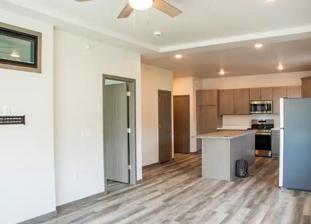 Property at 2460 Golf Rd Unit 2460 301, Eau Claire, WI, 54701, 1 bed, 1 bath, [object Object]