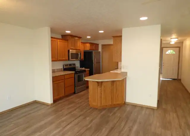 Property at 640 Broad St S Unit 642, Monmouth, OR, 97361, 3 beds, 2.5 baths, [object Object]