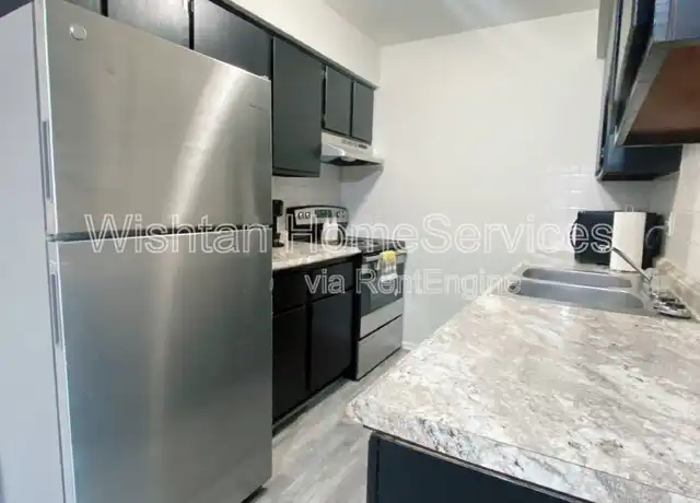 Property at 203 Charleston Blvd Unit 2, Macomb, IL, 61455, 2 beds, 1 bath, [object Object]