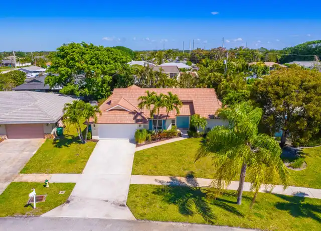 Property at 88 Pinehill Trl E, Jupiter, FL, 33469, 3 beds, 2 baths, [object Object]