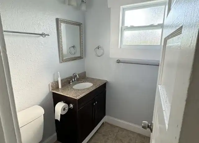 Property at 710 E Crenshaw St, Tampa, FL, 33604, 1 bed, 1 bath, [object Object]