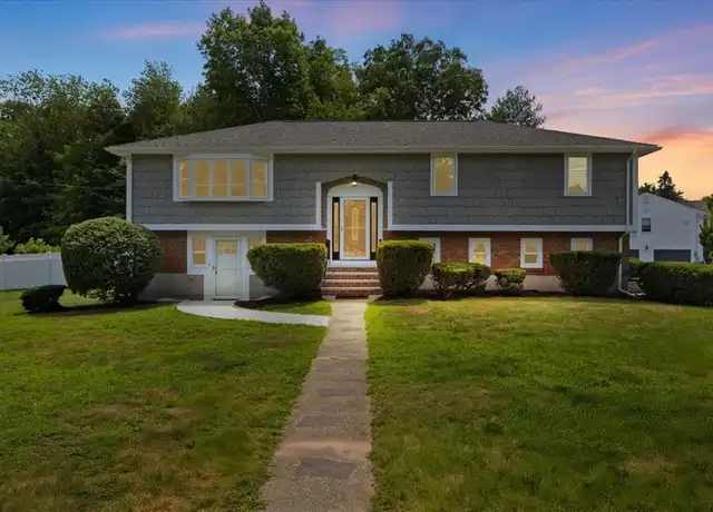 Property at 19 Coach Ln Unit 2, Norwood, MA, 02062, 3 beds, 2 baths, [object Object]