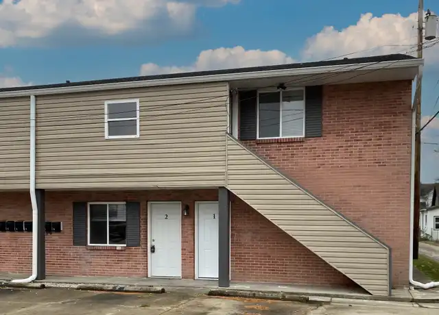 Property at 135 W Hendricks St, Shelbyville, IN, 46176, 1 bed, 1 bath, [object Object]