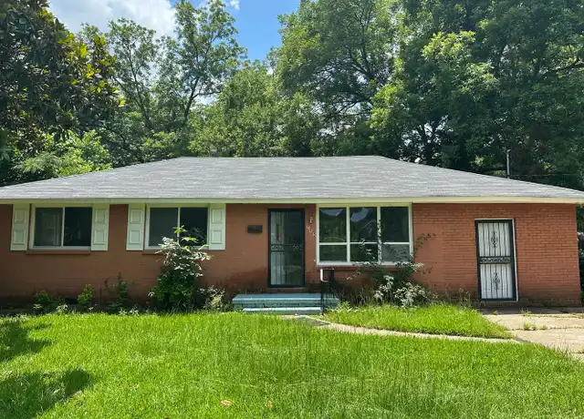 Property at 755 Forest Ave, Jackson, MS, 39206, 4 beds, 1 bath, [object Object]