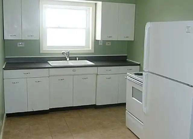 Property at 334 Union St Apt 5, Bangor, ME, 04401, 3 beds, 2 baths, [object Object]