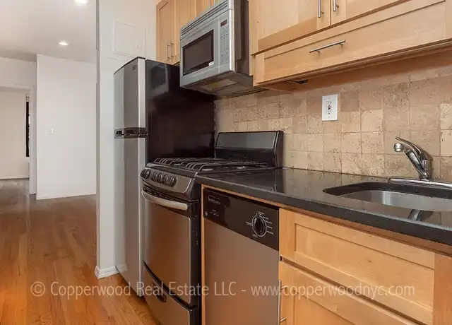 Property at 172 E 82nd St Unit 4C, New York, NY, 10028, 2 beds, 1 bath, [object Object]