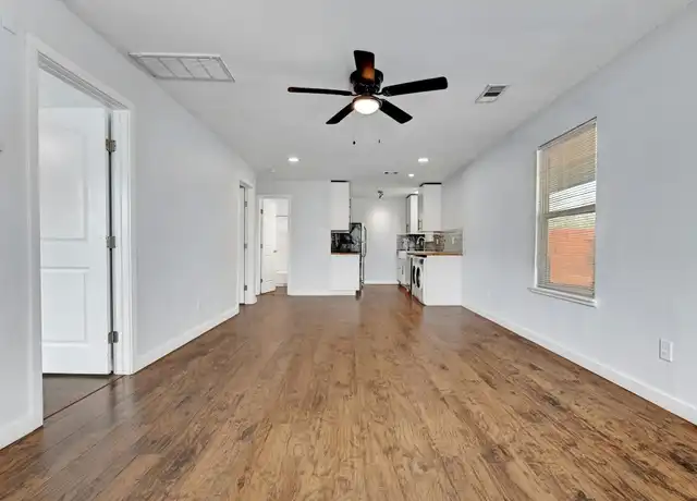 Property at 1120 Estes Ave, Austin, TX, 78721, 3 beds, 1 bath, [object Object]