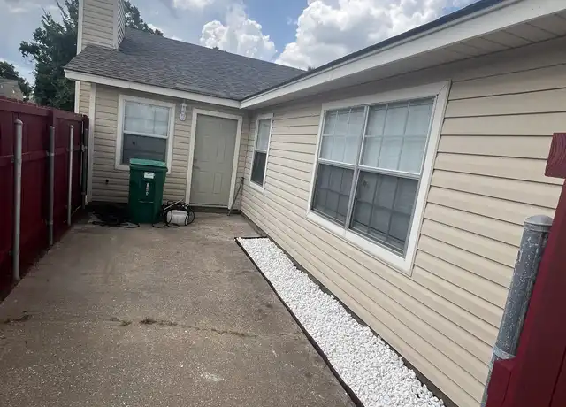 Property at 106 Elmhurst Cir Unit B, Monroe, LA, 71203, 1 bed, 1 bath, [object Object]