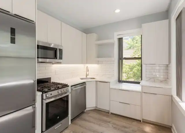 Property at 1310 W Birchwood Ave Unit 1320-3, Chicago, IL, 60626, 3 beds, 2 baths, [object Object]
