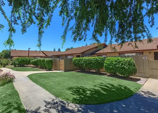 Photo of 3270 Meadows Ave, Merced, CA 95348