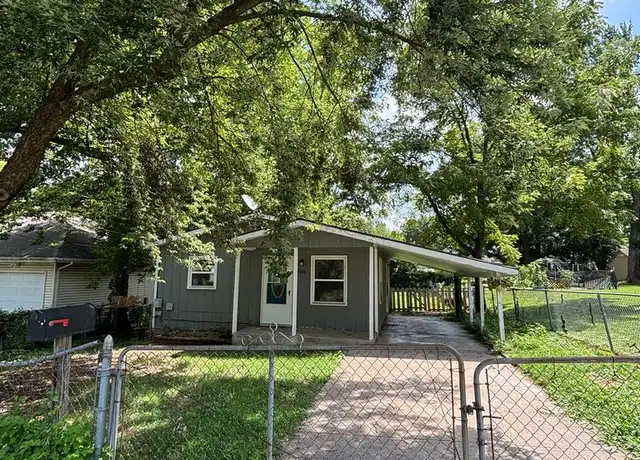 Property at 2106 N Elizabeth Ave, Springfield, MO, 65803, 2 beds, 1 bath, [object Object]