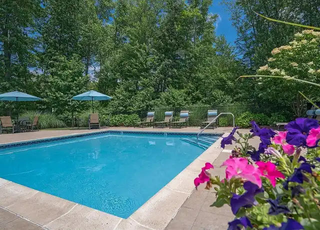 Property at Vintage at the Grove - 1500 Horizon Way, Manchester, CT, 06042, 2 beds, 2 baths, [object Object]