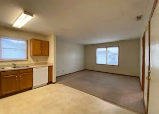 Property at 215 Stonewall Ct Apt 4, Nappanee, IN, 46550, 2 beds, 1 bath, [object Object]