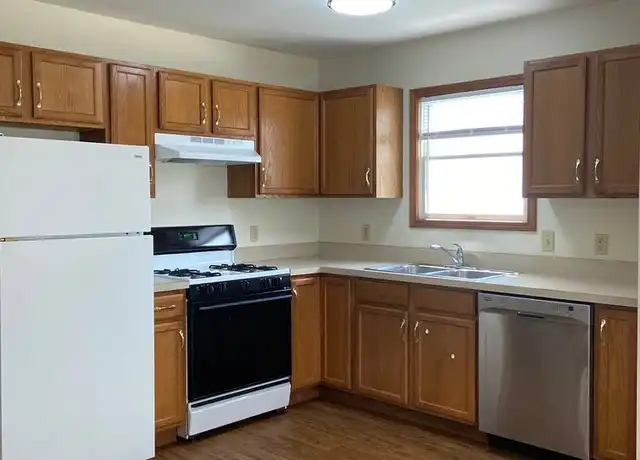 Property at 215 Stonewall Ct Apt 4, Nappanee, IN, 46550, 2 beds, 1 bath, [object Object]
