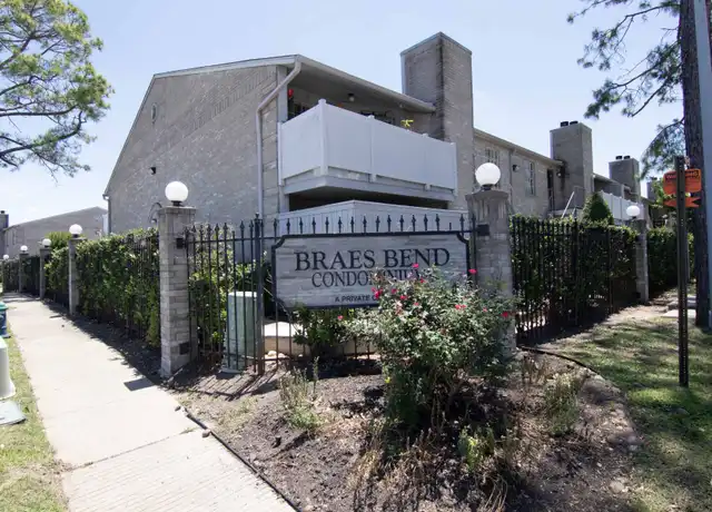Property at 10835 Braes Bend Dr, Houston, TX, 77071, 2 beds, 2 baths, [object Object]