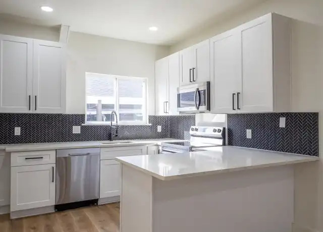 Property at 201 Mockingbird Ln W Unit 5, Austin, TX, 78745, 3 beds, 2.5 baths, [object Object]