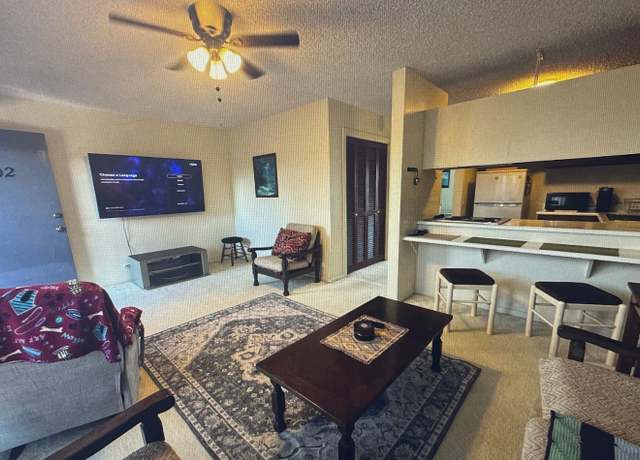 Photo of 33 Hualalai St #302, Hilo, HI 96720