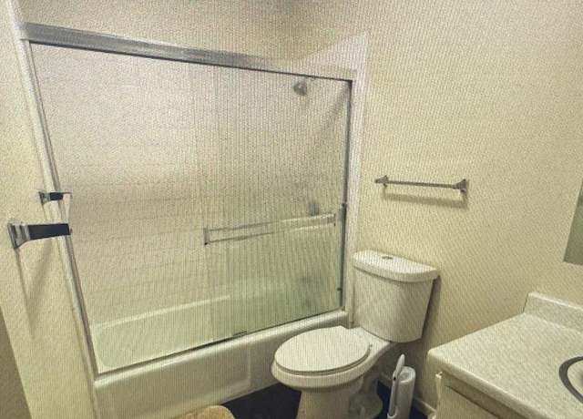 Photo of 33 Hualalai St #302, Hilo, HI 96720