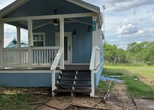 Property at 537 Bunte Rd Unit B, Smithville, TX, 78957, 1 bed, 1 bath, [object Object]