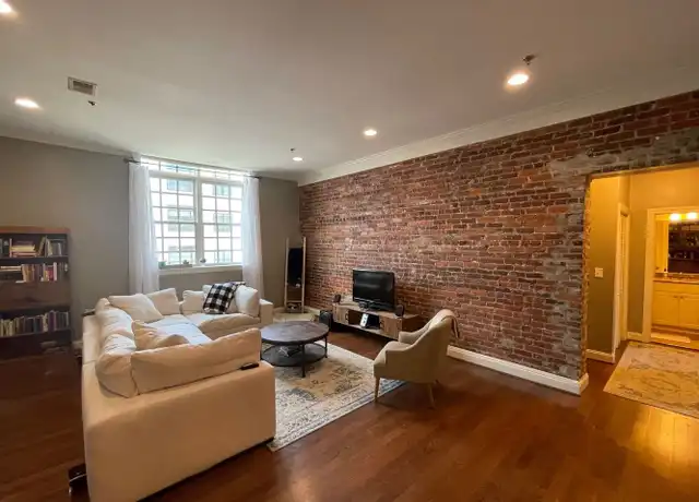 Property at 705 Maple St Unit H201, Columbia, SC, 29205, 2 beds, 1 bath, [object Object]