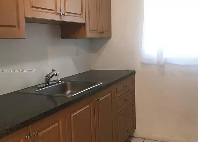Property at 2450 NE 188th St Unit 2452, Miami, FL, 33180, 1 bed, 1 bath, [object Object]