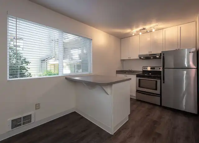 Property at 11318 NE 67th St Unit B-1, Kirkland, WA, 98033, 0 beds, 1 bath, [object Object]