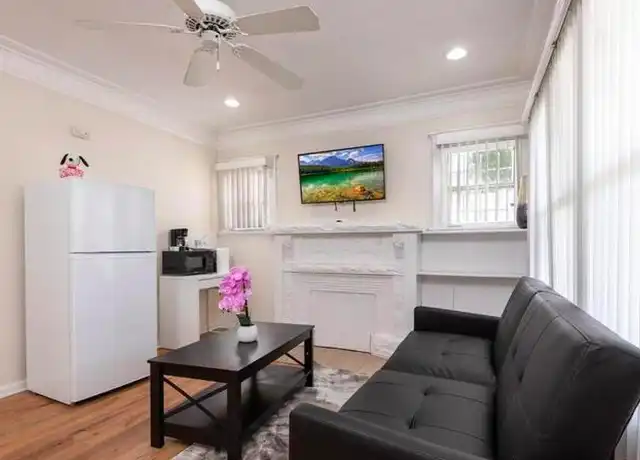 Property at 1163 W 38th St Unit 1, Los Angeles, CA, 90037, 1 bed, 1 bath, [object Object]