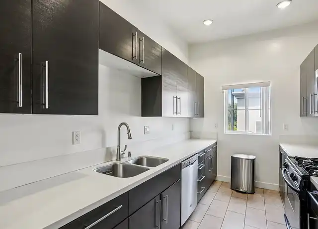Property at 3025 Mansion at USC - 3025 S Figueroa St, Los Angeles, CA, 90007, 2 beds, 2 baths, [object Object]