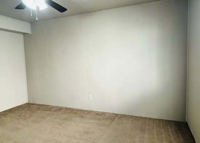 Property at 101 1st Ave Unit 5, Nederland, TX, 77627, 2 beds, 2 baths, [object Object]