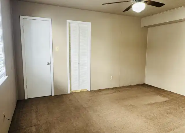 Property at 101 1st Ave Unit 5, Nederland, TX, 77627, 2 beds, 2 baths, [object Object]