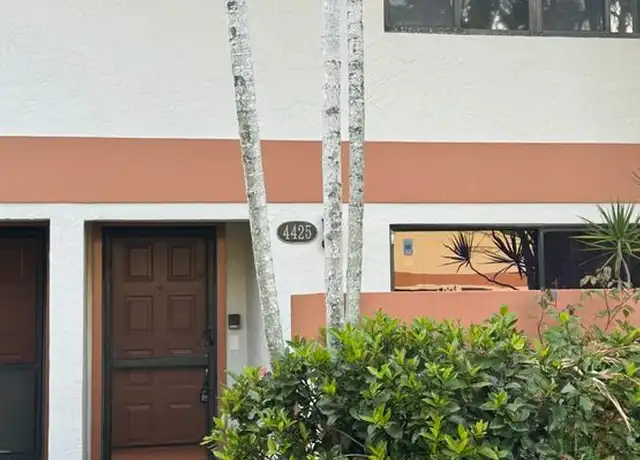 Property at 4425 SW 70th Ter, Davie, FL, 33314, 3 beds, 2 baths, [object Object]