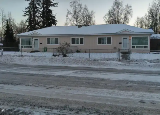 Property at 820 Hollywood Dr, Anchorage, AK, 99501, 3 beds, 1 bath, [object Object]