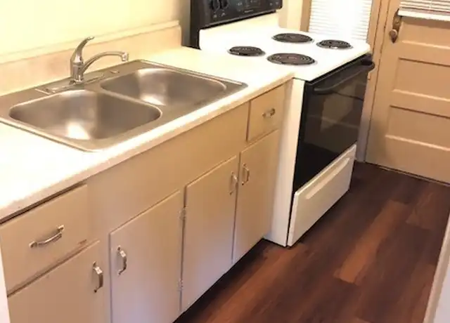 Property at 100 N Racine Ave Unit 4, Waukesha, WI, 53186, 1 bed, 1 bath, [object Object]