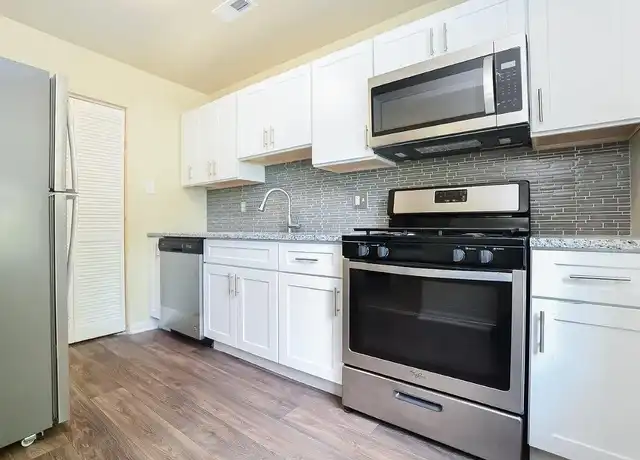 Property at Fox Run Apartments and Townhomes - 900 Woodchuck Pl, Bear, DE, 19701, 1 bed, 1-2 bath, [object Object]