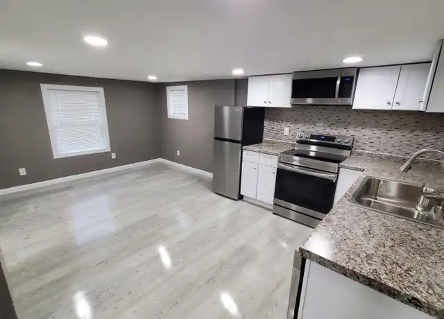 Property at 806 E 1st St Unit 2, Aberdeen, WA, 98520, 1 bed, 1 bath, [object Object]