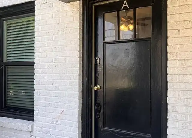 Property at Leuda May Apartments - 301 W Leuda St, Fort Worth, TX, 76104, 1 bed, 1 bath, [object Object]