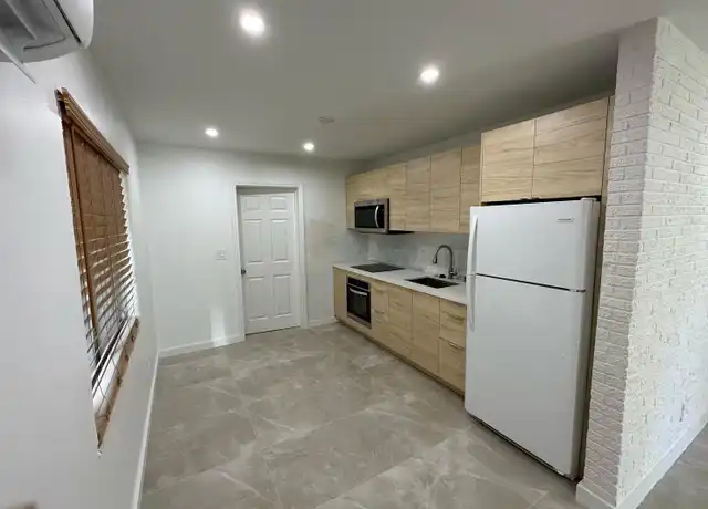 Property at 1117 NE 10th St Unit 1, Hallandale Beach, FL, 33009, 1 bed, 1 bath, [object Object]