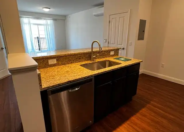 Property at 102 Perimeter Dr Unit 304, Colchester, VT, 05446, 1 bed, 1 bath, [object Object]