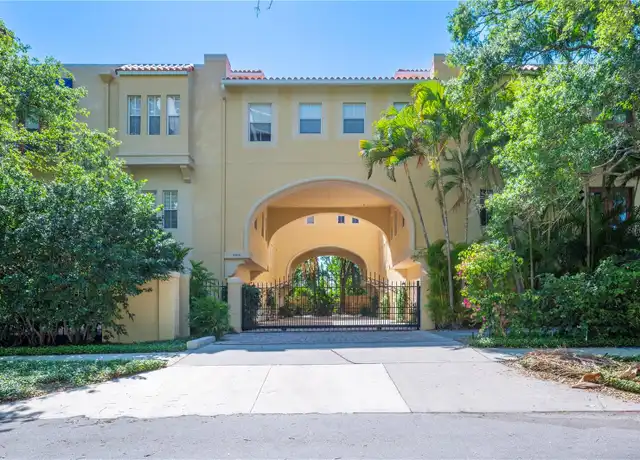 Property at 3010 W Stovall St Unit B, Tampa, FL, 33629, 3 beds, 2.5 baths, [object Object]
