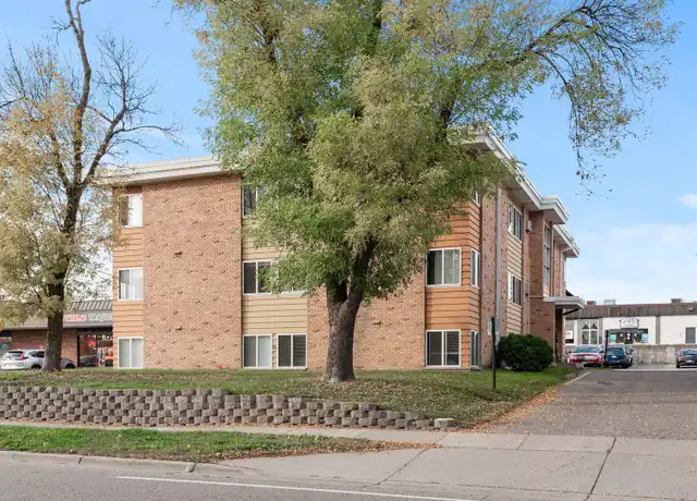 Property at 2370 County Rd E Unit 6, St Paul, MN, 55112, 2 beds, 1 bath, [object Object]