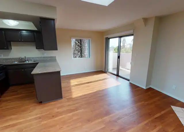 Property at 3974 Moore St Unit 206, Los Angeles, CA, 90066, 2 beds, 2 baths, [object Object]