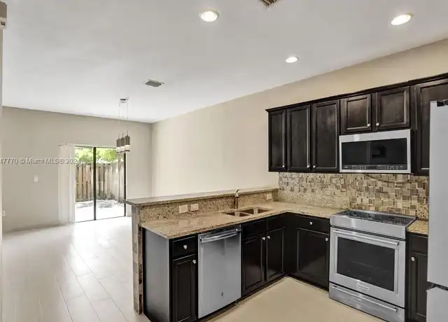 Property at 8925 NW 102nd Ct Unit 8925, Doral, FL, 33178, 3 beds, 2.5 baths, [object Object]