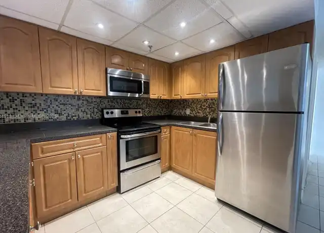 Property at 10641 SW 108th Ave Unit 2I, Miami, FL, 33176, 2 beds, 2 baths, [object Object]