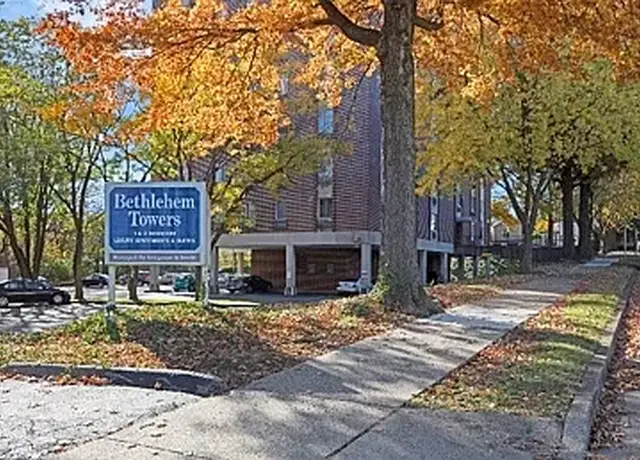 Photo of 555 Spring St, Bethlehem, PA 18018